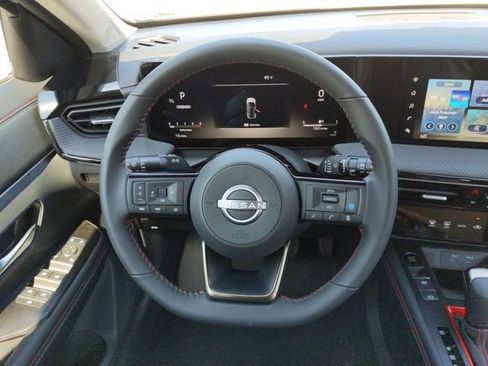 Certified 2025 Nissan Kicks SR FWD image 18