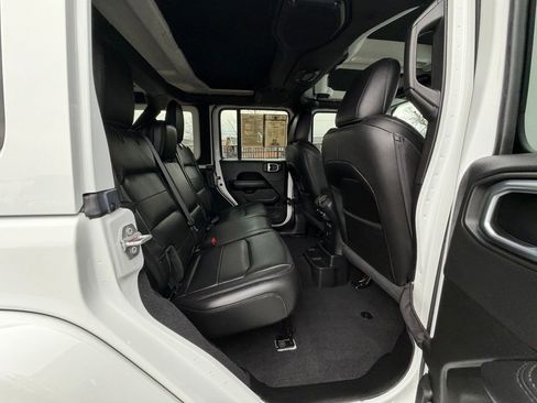 Used 2023 Jeep Wrangler Altitude image 15