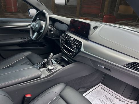 Used 2023 BMW M550i xDrive w/ Executive Package AWD/4WD image 19