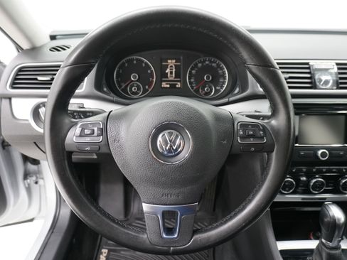 Used 2012 Volkswagen Passat 2.5 SE image 15