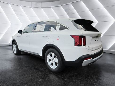 New 2025 Kia Sorento LX FWD image 3