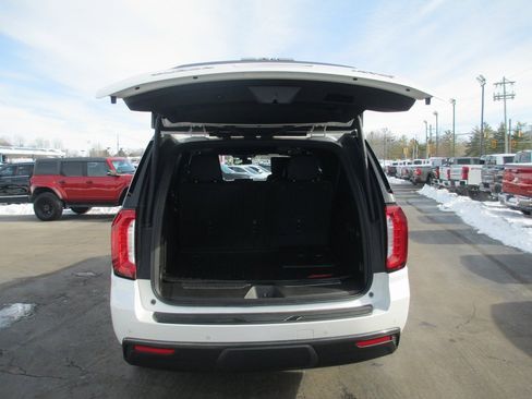Used 2021 GMC Yukon XL AT4 w/ AT4 Premium Plus Package image 6