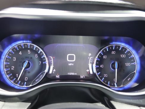 Used 2020 Chrysler Pacifica Limited FWD image 12