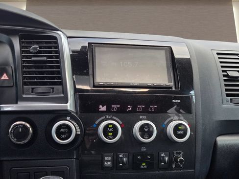 Used 2018 Toyota Sequoia TRD Sport AWD/4WD image 17