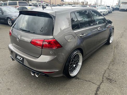 Used 2017 Volkswagen Golf R 4-Door AWD/4WD image 5