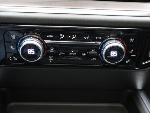 Used 2024 GMC Sierra 2500 SLT w/ SLT Premium Package image 30