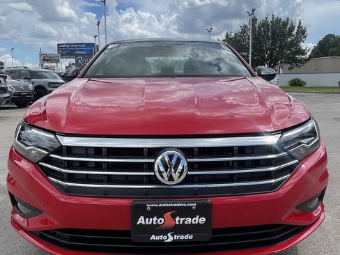 Used 2019 Volkswagen Jetta R-Line w/ R-Line Cold Weather Package image 9