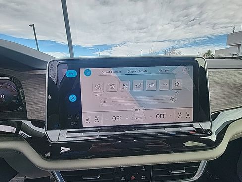 New 2025 Volkswagen Atlas SEL image 16