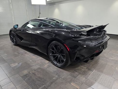 New 2026 McLaren 750S Coupe image 4