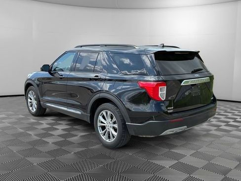 Used 2021 Ford Explorer XLT w/ Equipment Group 202A AWD/4WD image 3
