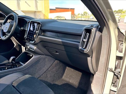 Used 2023 Volvo C40 P8 Recharge Plus AWD/4WD image 19