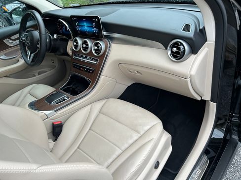 Certified 2022 Mercedes-Benz GLC 300 image 50