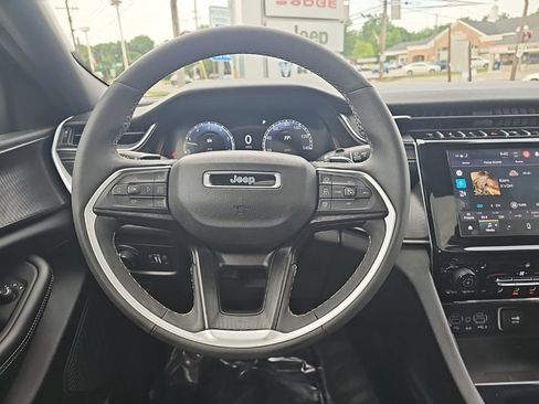 Certified 2025 Jeep Grand Cherokee L Laredo w/ Luxury Tech Group I AWD/4WD image 22