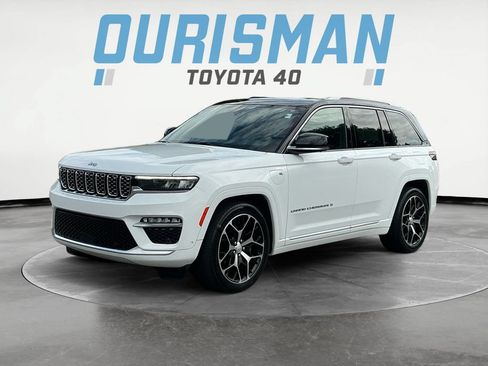 Used 2023 Jeep Grand Cherokee Summit AWD/4WD image 3
