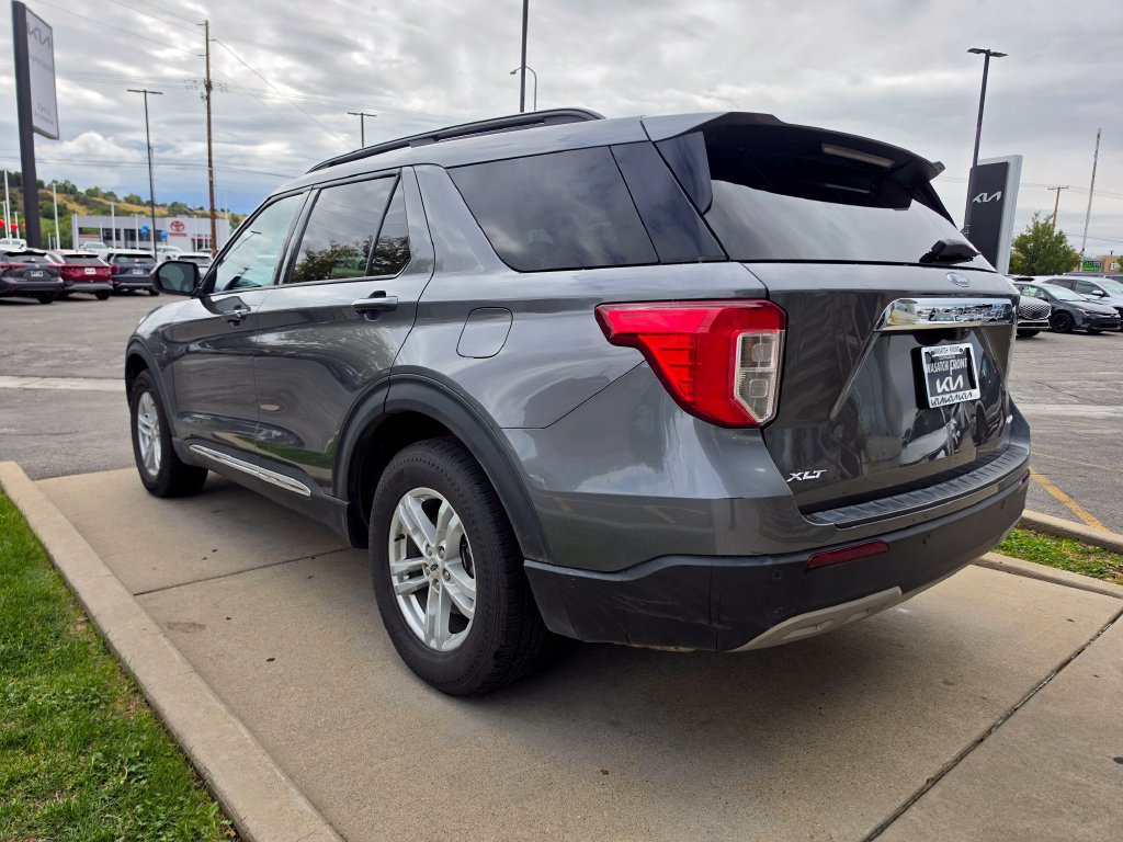 Used 2024 Ford Explorer XLT w/ Equipment Group 202A AWD/4WD image 7