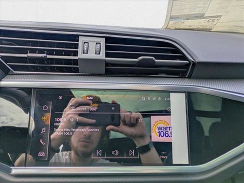 New 2025 Audi Q3 2.0T Premium image 12