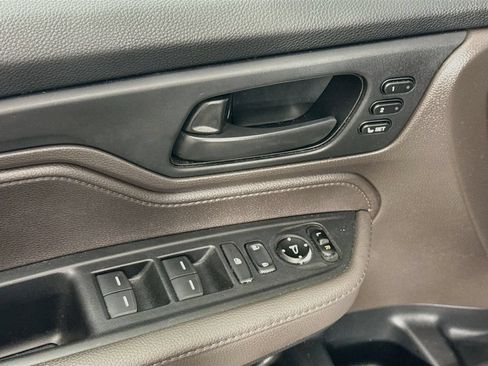 Used 2019 Honda Odyssey EX-L image 18