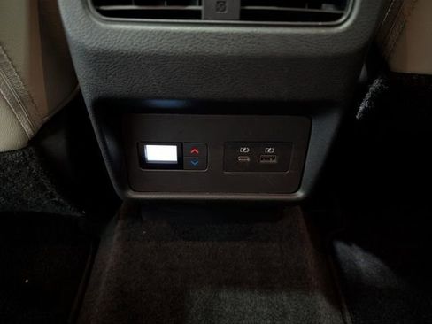 Used 2023 Nissan Rogue SL w/ SL Premium Package image 11