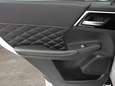 Used 2022 Mitsubishi Outlander SEL image 14