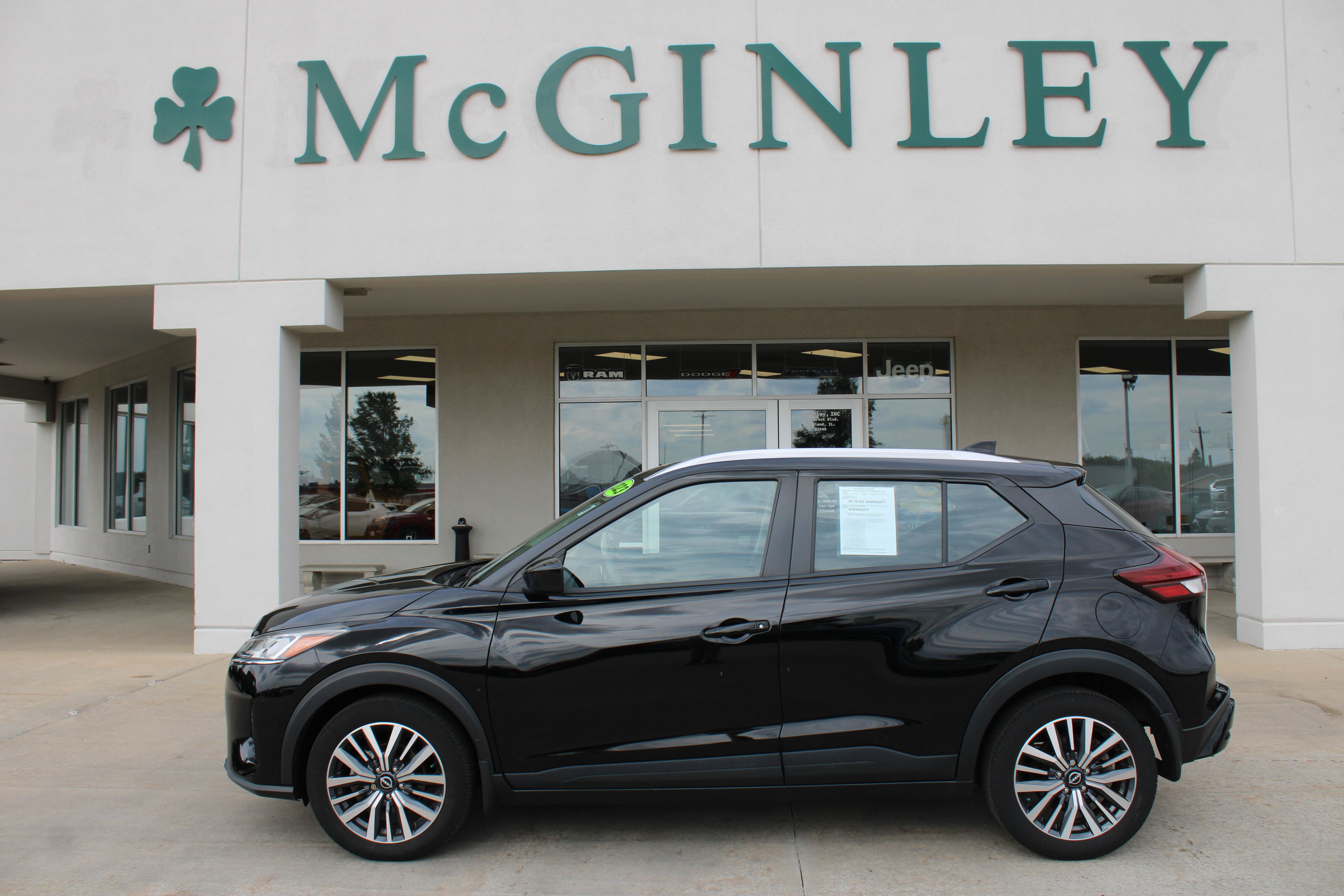 Used 2023 Nissan Kicks SV FWD image 1