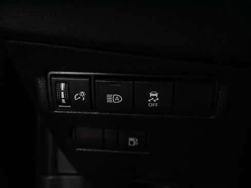 Used 2023 Toyota Corolla Cross XSE image 27