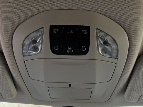 Used 2023 Chrysler Voyager LX FWD image 18