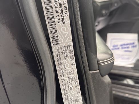 Used 2023 Jeep Grand Cherokee Limited w/ Luxury Tech Group II image 31