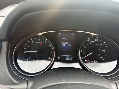 Used 2016 Nissan Rogue S image 5