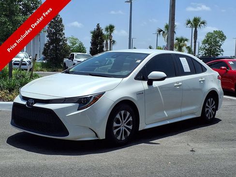 Used 2021 Toyota Corolla LE FWD image 3