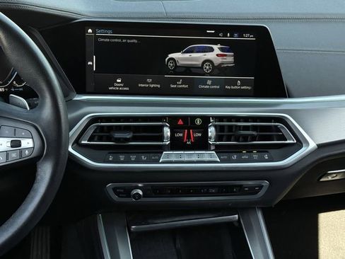 Used 2022 BMW X5 xDrive45e w/ Luxury Seating Package image 17