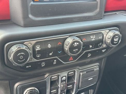 Used 2021 Jeep Wrangler Unlimited Rubicon w/ Cold Weather Group image 21