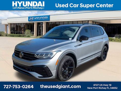 Used 2023 Volkswagen Tiguan SE R-Line image 1