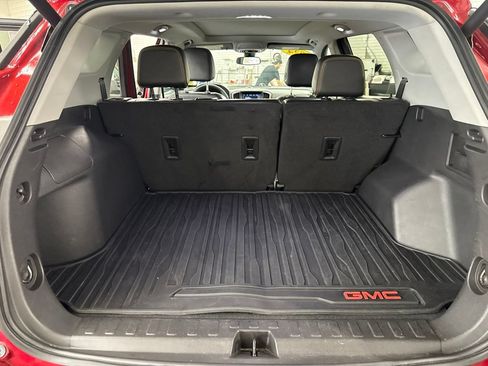 Used 2024 GMC Terrain AT4 AWD/4WD image 14