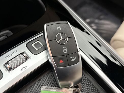 Used 2025 Mercedes-Benz GLB 250 GLB 250 4WD image 22