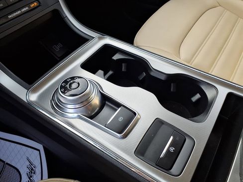 Used 2022 Ford Edge SEL w/ Convenience Package image 18