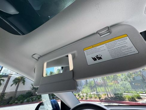 Used 2022 Tesla Model 3 Long Range image 33
