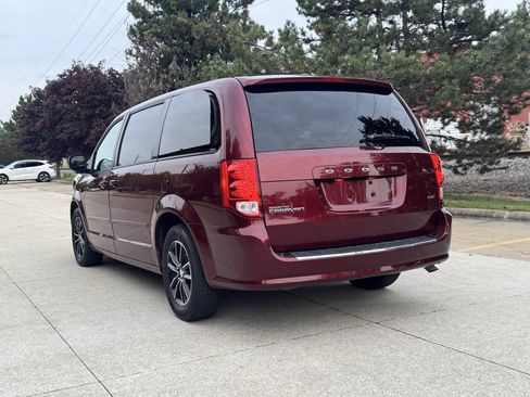 Used 2017 Dodge Grand Caravan GT FWD image 4