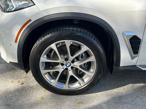 Used 2025 BMW X5 xDrive40i AWD/4WD image 32