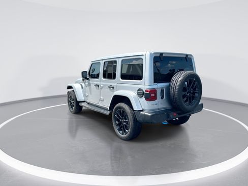 Used 2023 Jeep Wrangler Unlimited Sahara AWD/4WD image 7