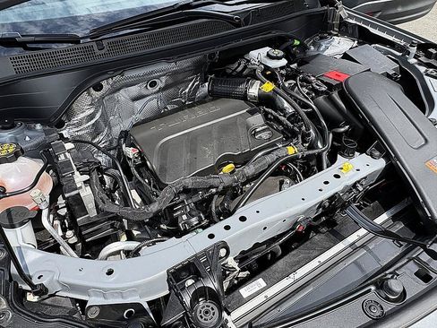 Used 2025 Buick Envista Sport Touring w/ Experience Buick Package FWD image 27