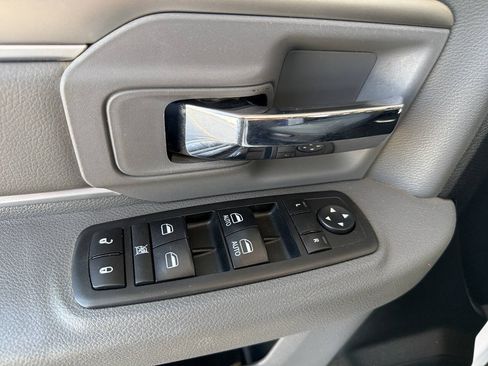 Used 2018 RAM 1500 Classic SLT RWD image 21