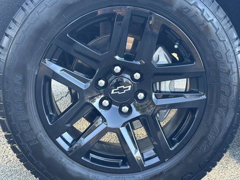 Used 2021 Chevrolet Silverado 1500 LT Trail Boss image 8