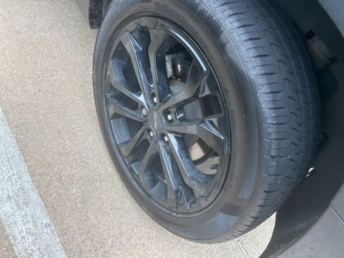 Used 2020 GMC Terrain SLE w/ Driver Convenience Package image 3