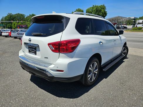 Used 2020 Nissan Pathfinder S AWD/4WD image 6