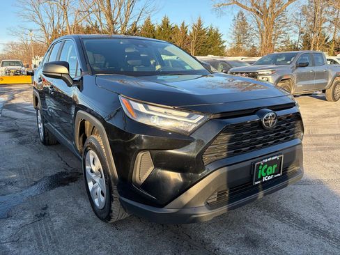 Used 2024 Toyota RAV4 LE image 4