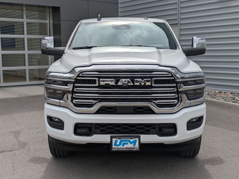 Used 2025 RAM 2500 Laramie AWD/4WD image 9
