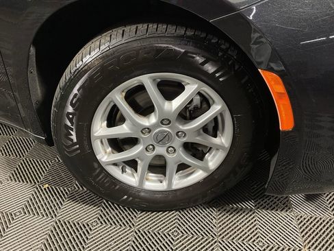 Used 2021 Chrysler Voyager Lxi image 32