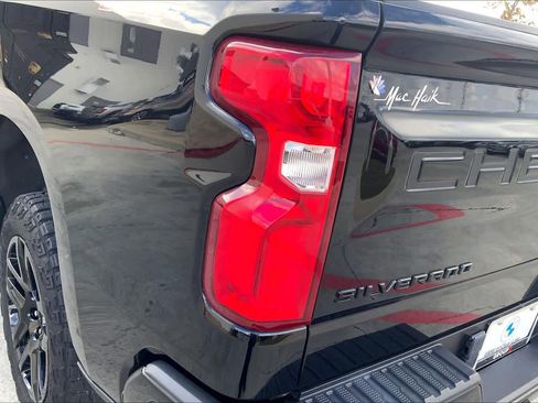 Used 2023 Chevrolet Silverado 1500 LT Trail Boss w/ LT Trail Boss Premium Package image 28