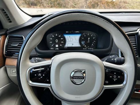 Used 2017 Volvo XC90 T6 Inscription w/ Vision Package image 18