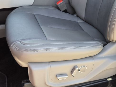 Used 2018 Ford F150 Lariat RWD image 21